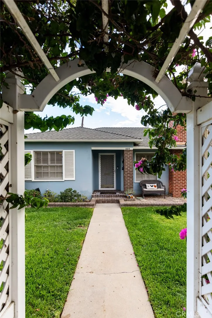 1030 W 19th Street, Santa Ana, CA 92706