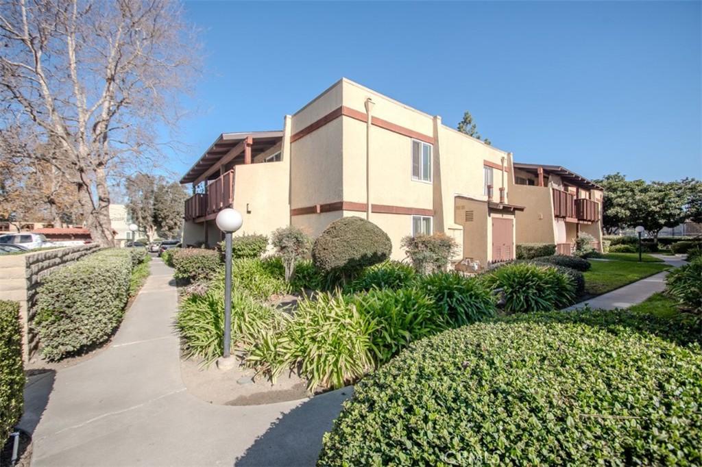 1030 W Macarthur 23, Santa Ana CA 92707 - photo 1