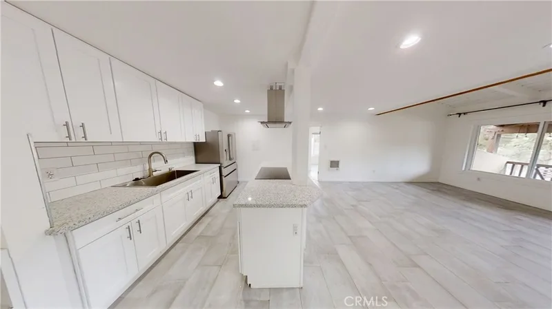 1030 W Macarthur Boulevard 10, Santa Ana, CA 92707
