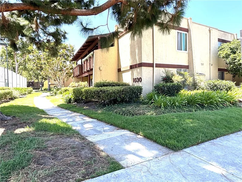 1030 W MacArthur Boulevard 38, Santa Ana