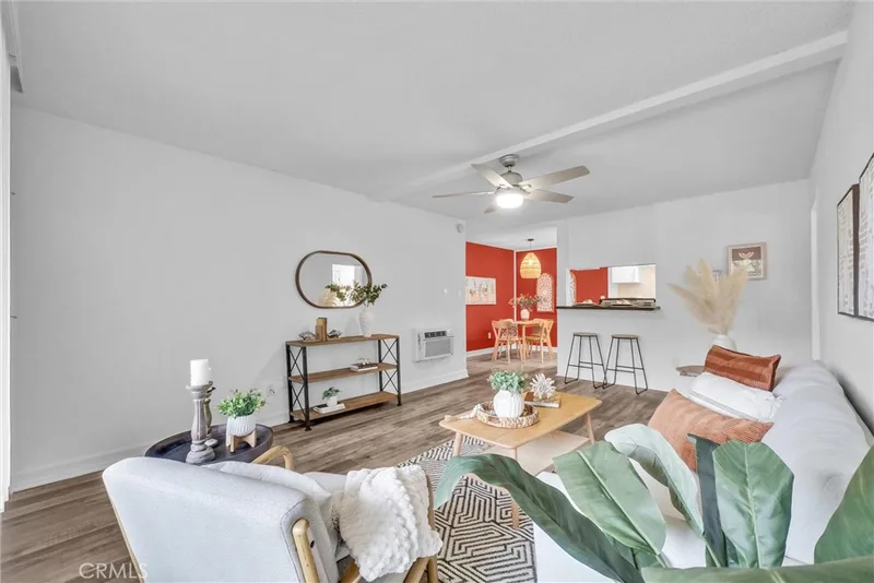 1030 W Macarthur Boulevard 5, Santa Ana, CA 92707
