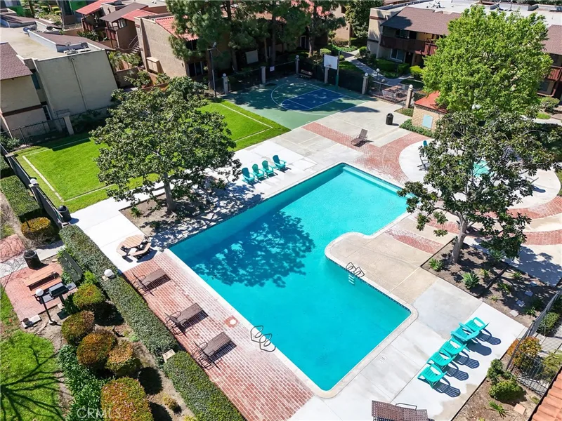 1040 W Macarthur Boulevard 20, Santa Ana, CA 92707