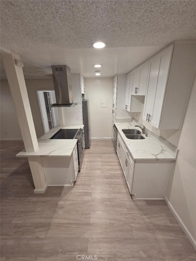 1040 W Macarthur Boulevard 41, Santa Ana CA 92707 - photo 1