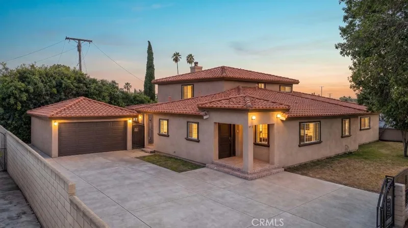 1042 W Mcfadden Avenue, Santa Ana