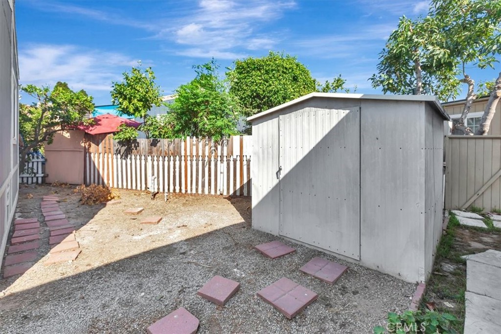Adorable size rear yard. - 105 Monaco, Santa Ana CA 92703 - photo 13