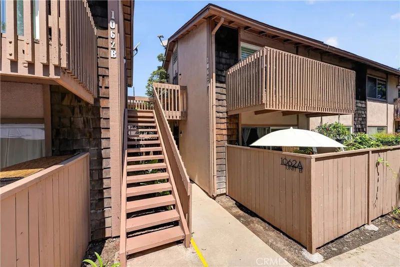 1062 A Cabrillo Park D, Santa Ana, CA 92701