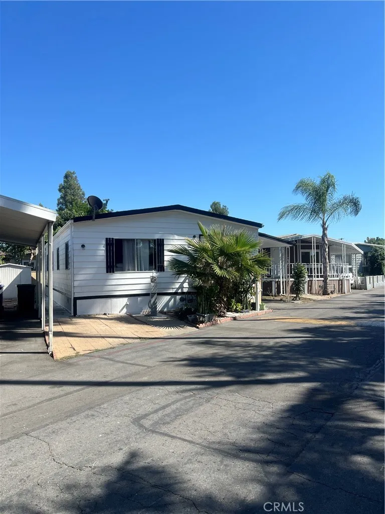 107 Monaco 33, Santa Ana