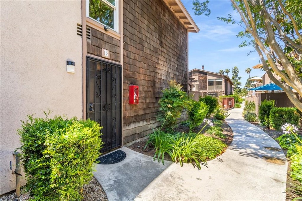 1084 Cabrillo Park # B, Santa Ana CA 92701 - photo 1