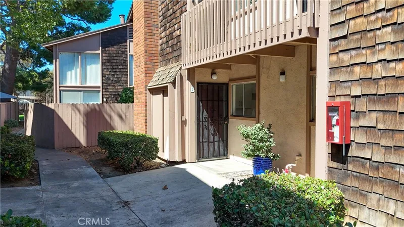 1098 Cabrillo Park B, Santa Ana, CA 92701