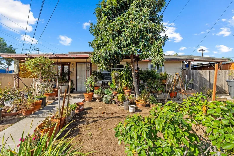 110 N Western, Santa Ana, CA 92703