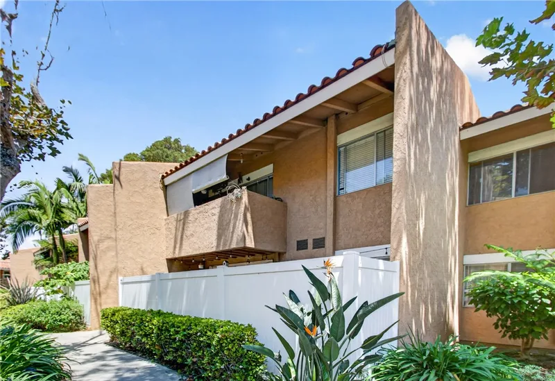 1101 W Macarthur 163, Santa Ana, CA 92707