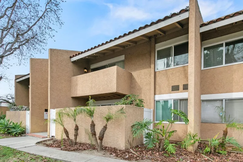 1101 W Macarthur 244, Santa Ana, CA 92707
