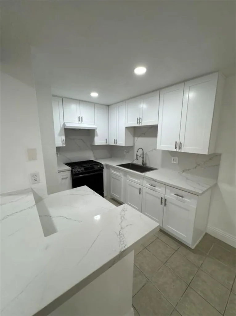 1101 W Macarthur 301, Santa Ana