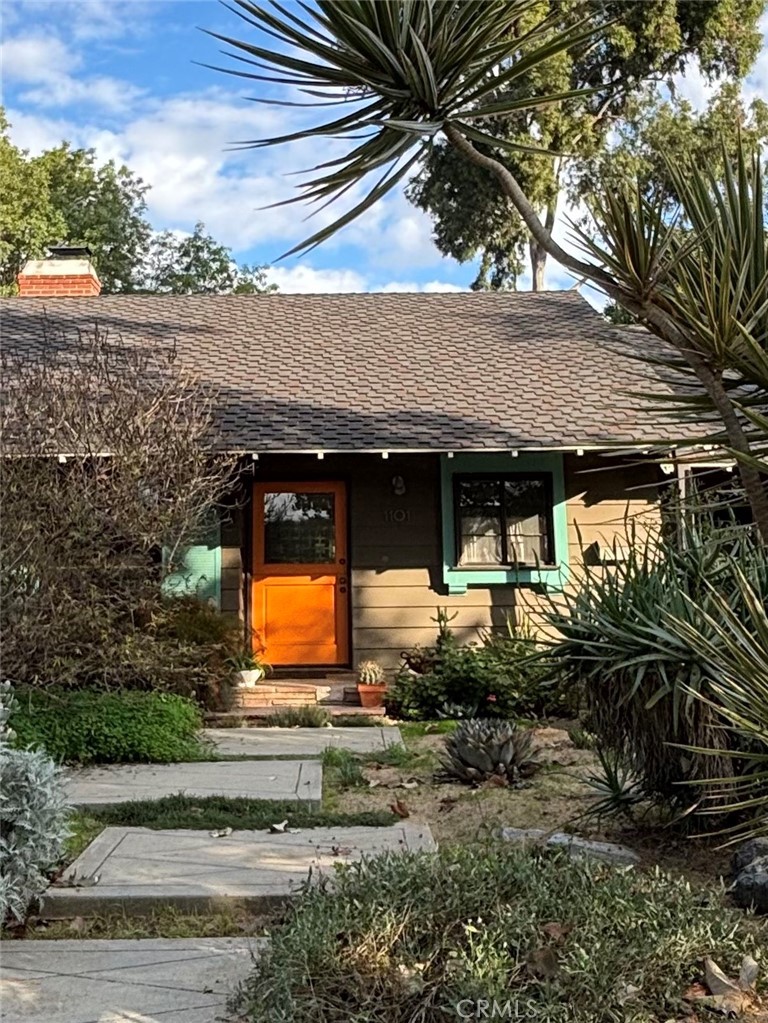 Traditional details, steel windows, Dutch door. - 1101 W Riviera, Santa Ana CA 92706 - photo 1