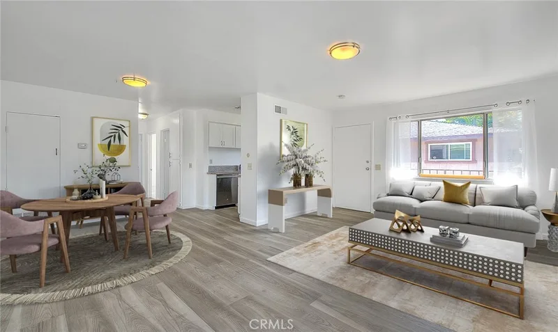 1104 S Mantle Lane 28D, Santa Ana