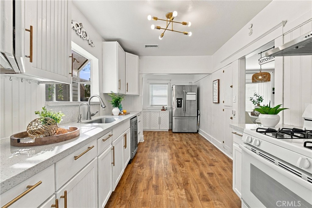 1105 S Hickory, Santa Ana CA 92701 - photo 19