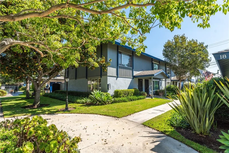 1107 W Memory Lane 17A, Santa Ana, CA 92706