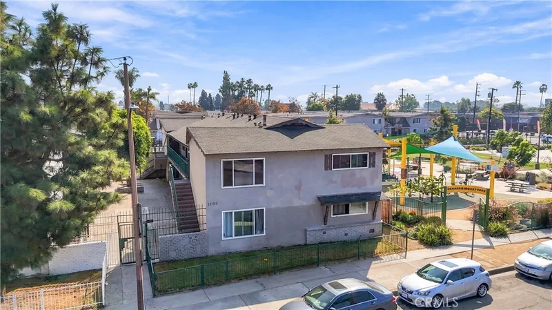 1109 S Standard Avenue, Santa Ana