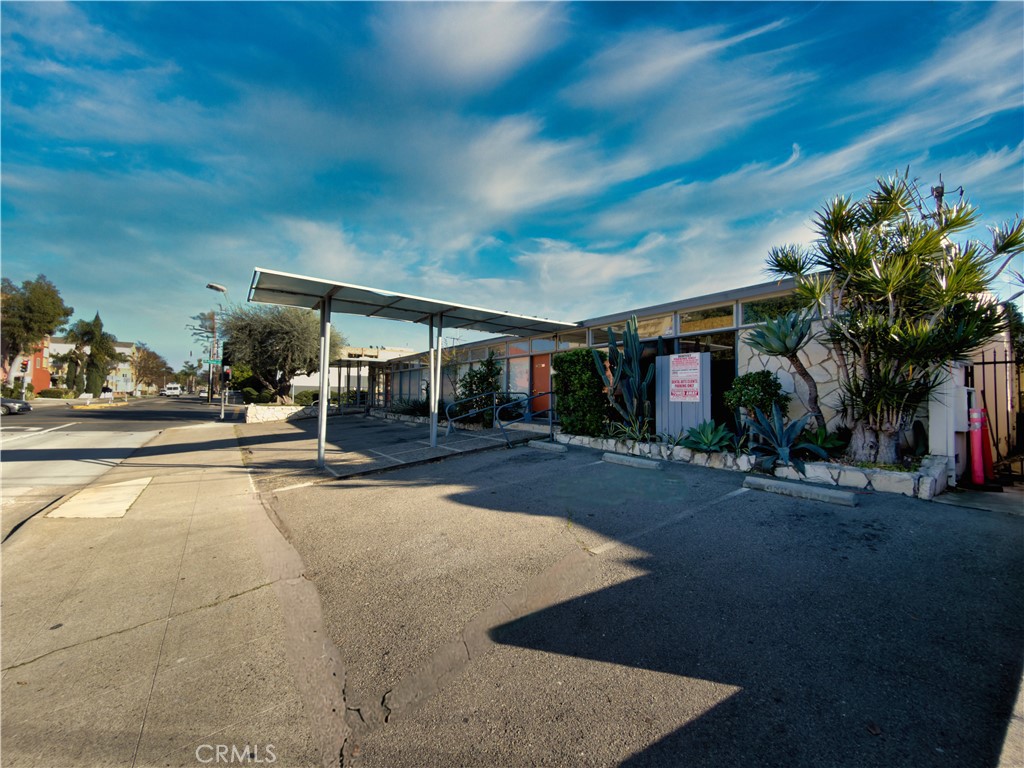 1126 N Flower, Santa Ana CA 92703 - photo 2