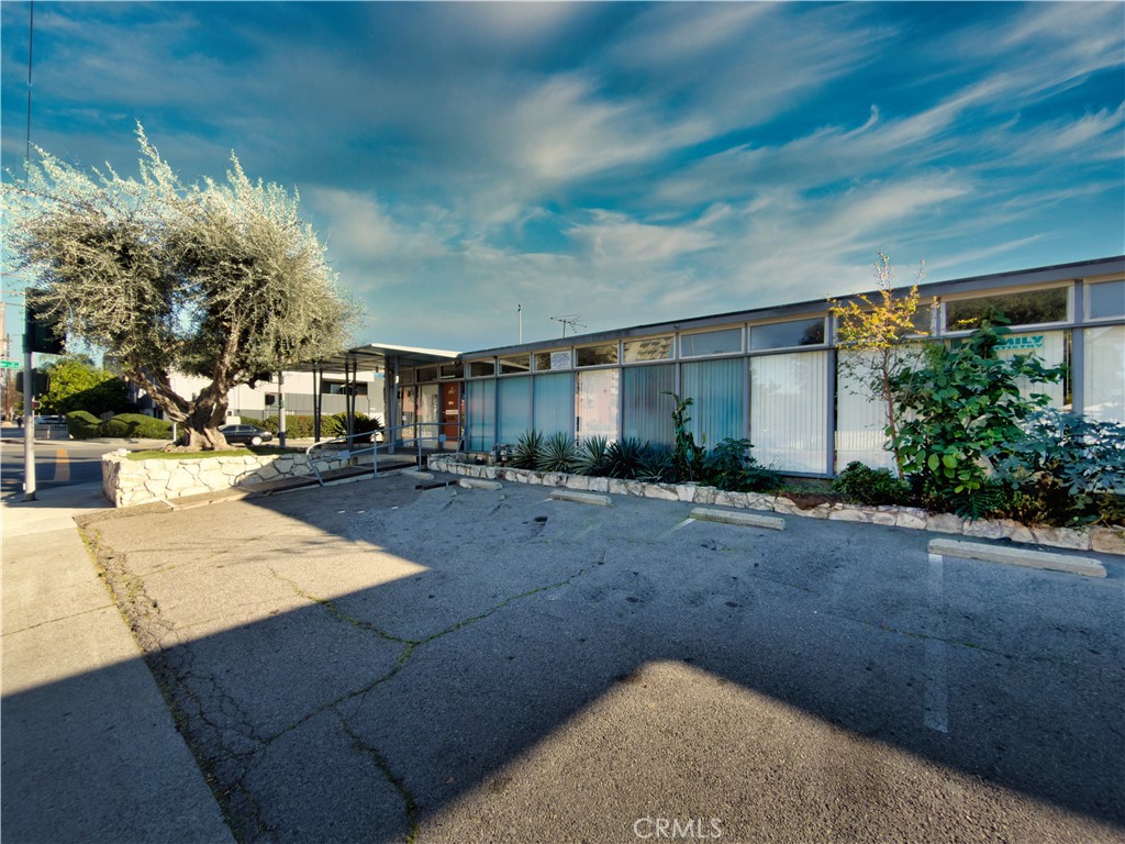 1126 N Flower, Santa Ana CA 92703 - photo 3
