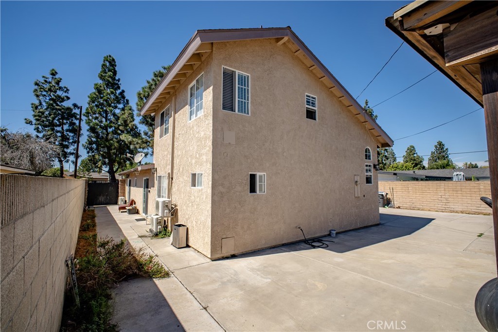 1133 S Harmon, Santa Ana CA 92704 - photo 10