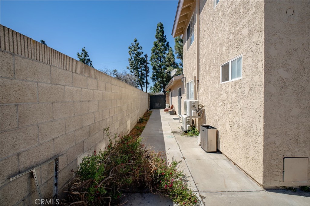 1133 S Harmon, Santa Ana CA 92704 - photo 11