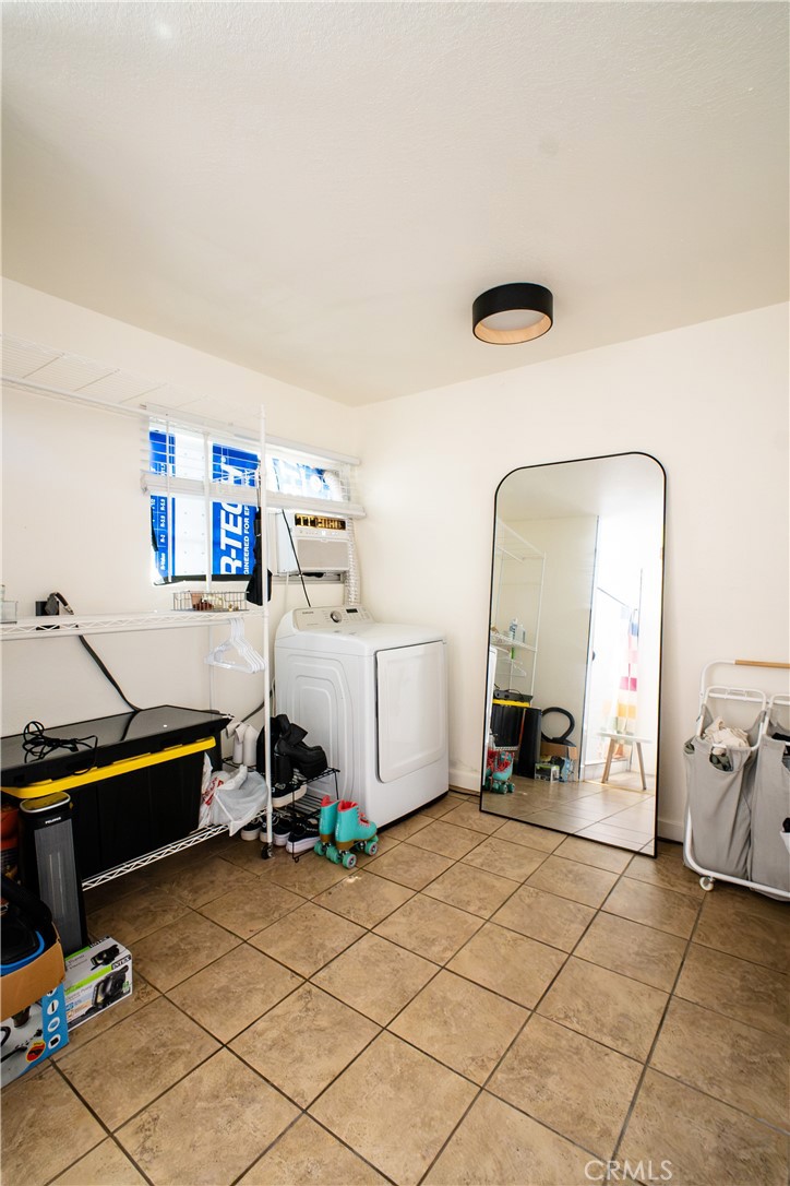 1133 S Harmon, Santa Ana CA 92704 - photo 29