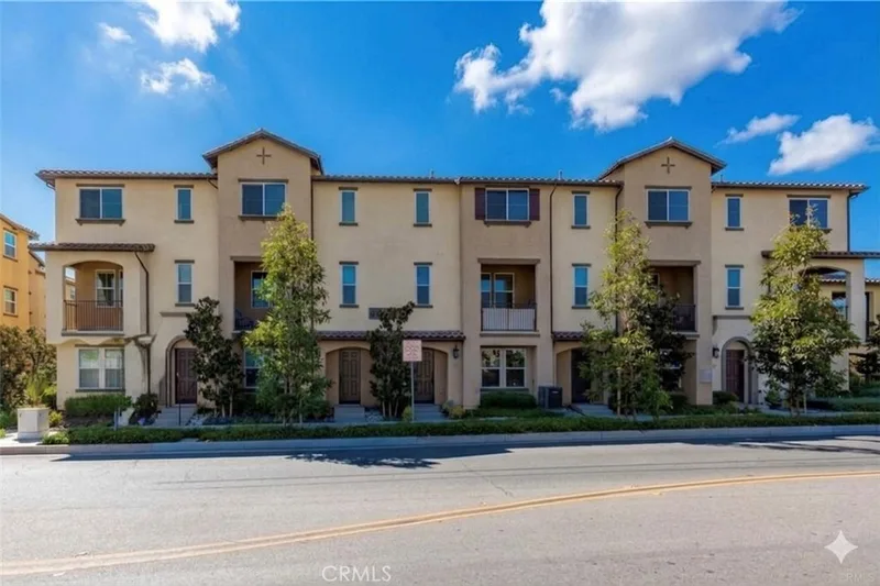 120 S Pacific Avenue S 39, Santa Ana, CA 92703