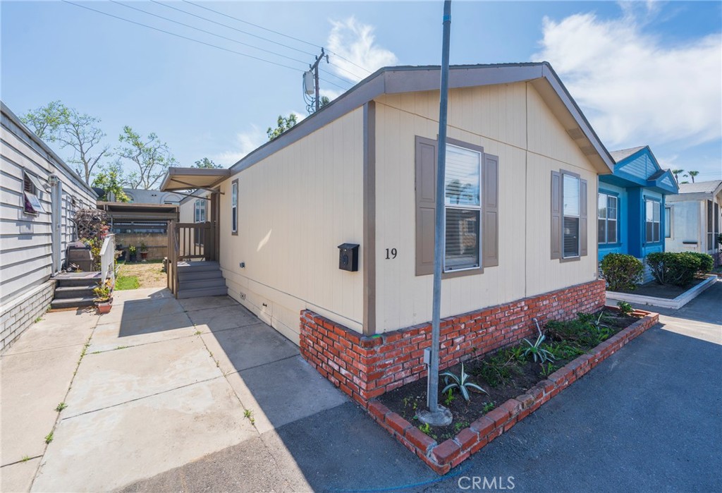 12062 W Edinger Spc 19, Santa Ana CA 92704 - photo 2