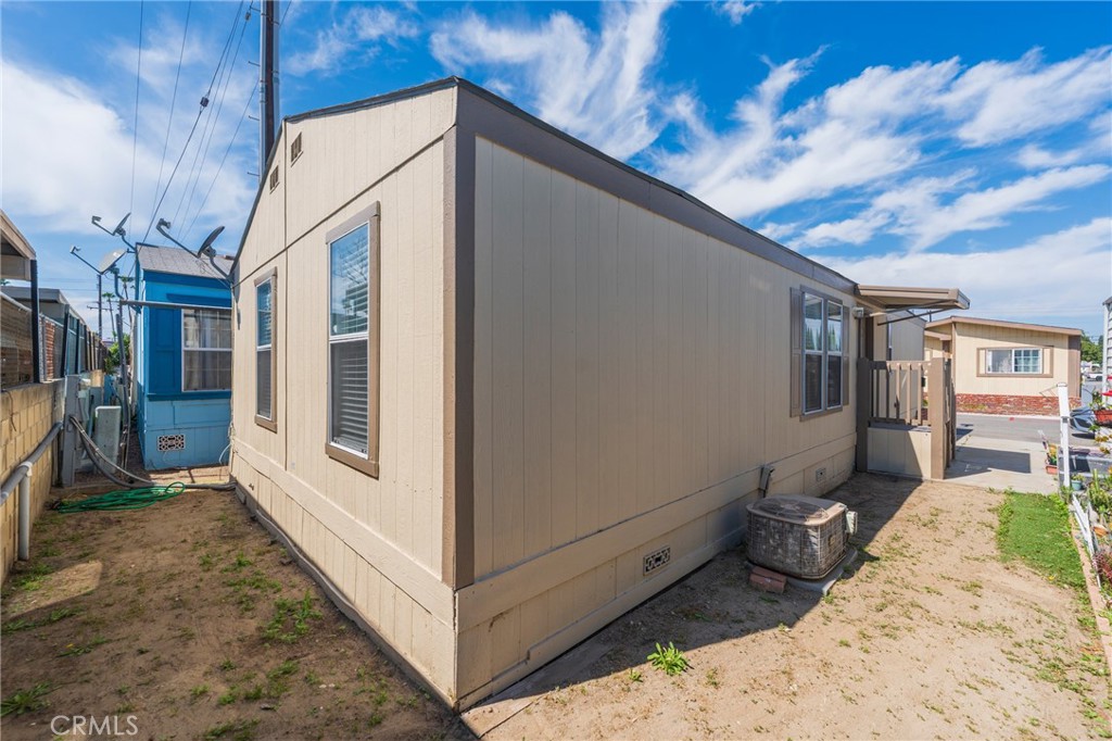 12062 W Edinger Spc 19, Santa Ana CA 92704 - photo 17