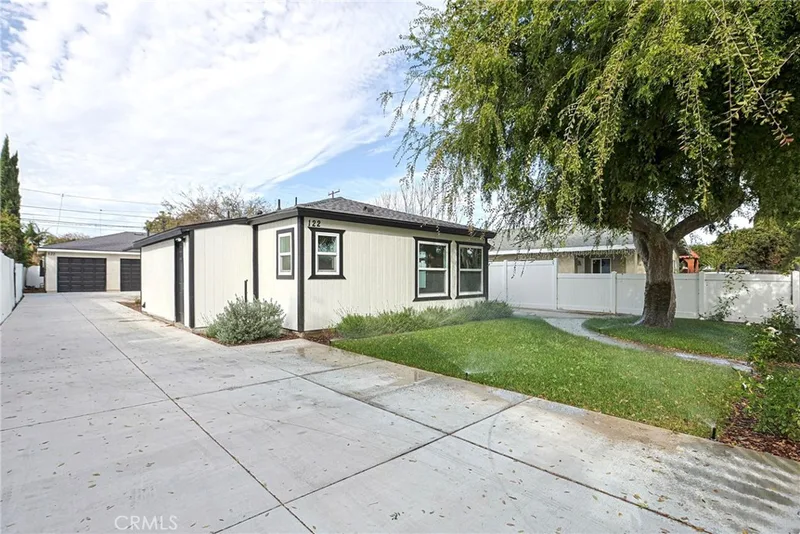 122 N Bewley Street, Santa Ana