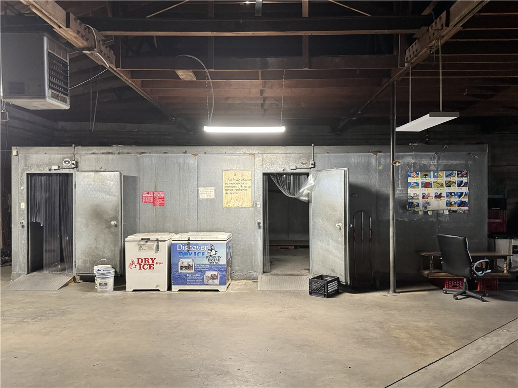 Walk-in freezer - 1226 S Main Street, Santa Ana CA 92707 - photo 8