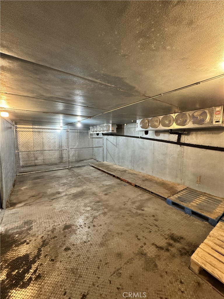Walk-in freezer - 1226 S Main Street, Santa Ana CA 92707 - photo 9