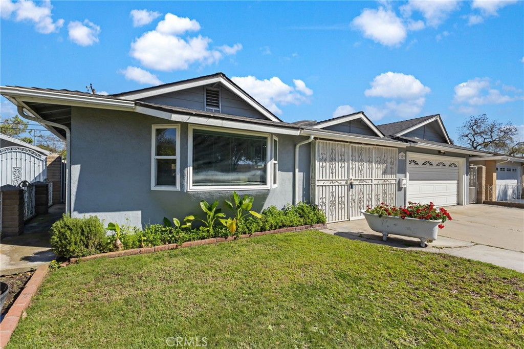 1229 S Arapaho Drive, Santa Ana CA 92704 - photo 1