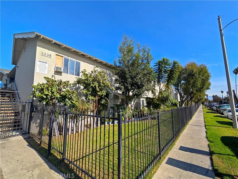 1239 Brook Street W, Santa Ana