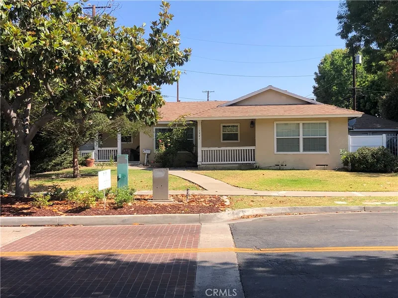 1243 W Santa Clara Avenue, Santa Ana, CA 92706