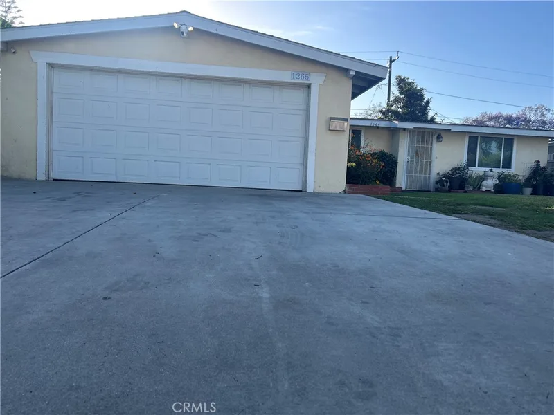 1265 Halladay, Santa Ana, CA 92707