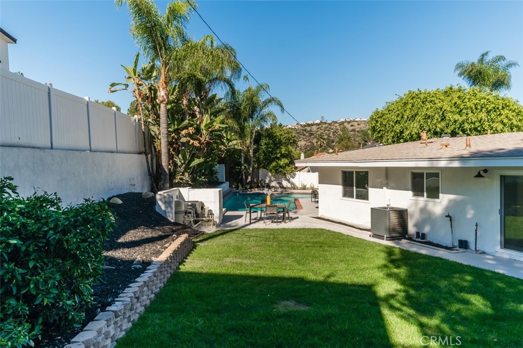12751 Bonita Heights Drive, Santa Ana CA 92705 - photo 22