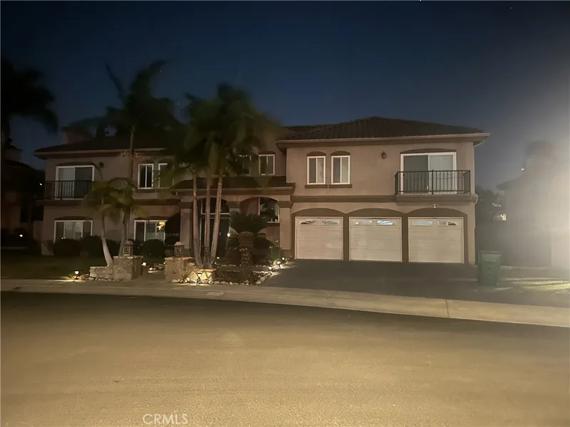 13032 Stanton, Santa Ana