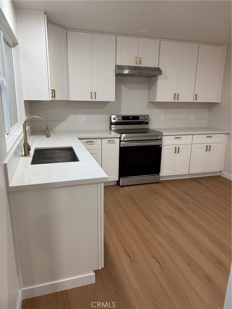 Kitchen - newly renovated and new appliances - 1321 S Standard B, Santa Ana CA 92707 - photo 1