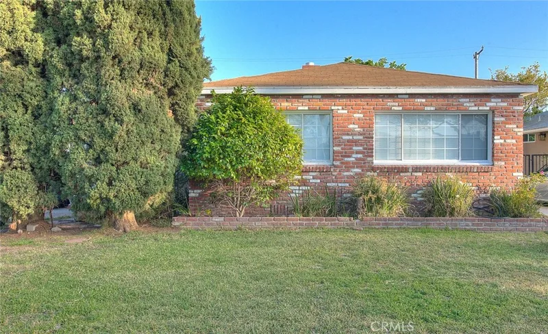 1334 W 11th Street, Santa Ana, CA 92703