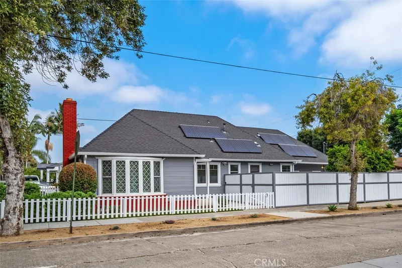 1345 S Parton, Santa Ana, CA 92707