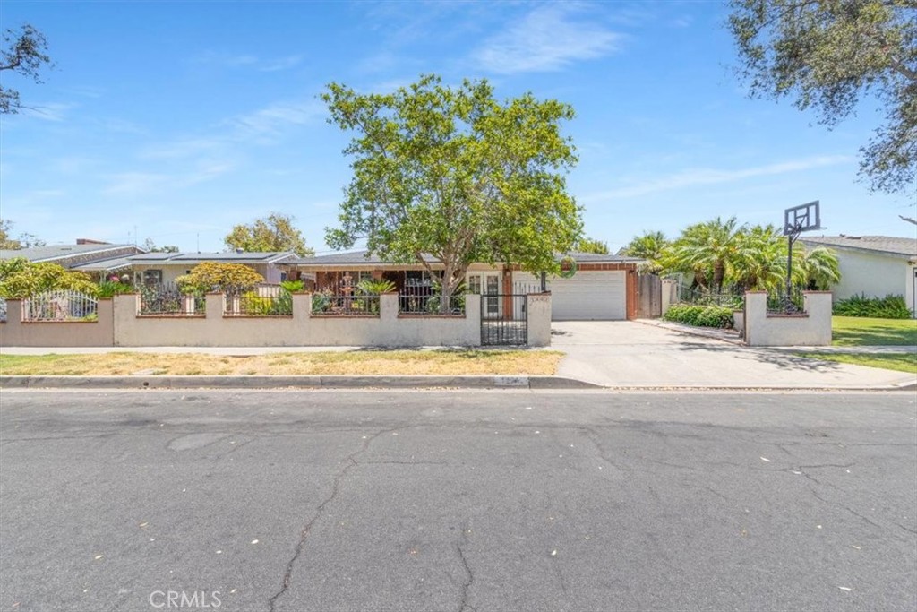 1401 S Joane Way, Santa Ana CA 92704 - photo 2