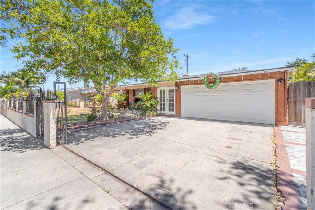 1401 S Joane Way, Santa Ana CA 92704 - photo 3