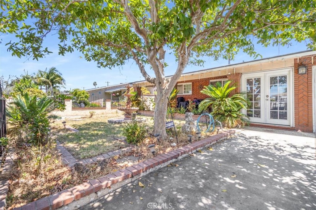 1401 S Joane Way, Santa Ana CA 92704 - photo 5