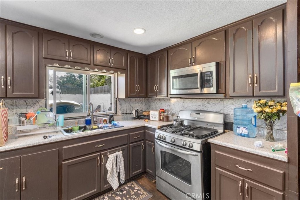 1401 S Joane Way, Santa Ana CA 92704 - photo 11