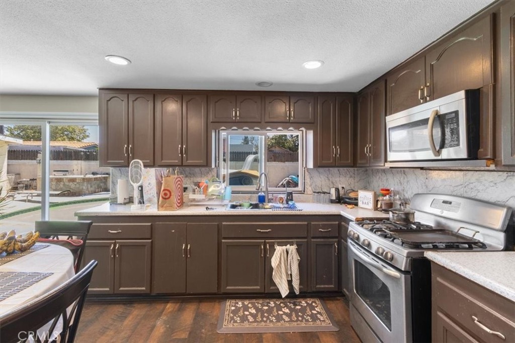 1401 S Joane Way, Santa Ana CA 92704 - photo 12