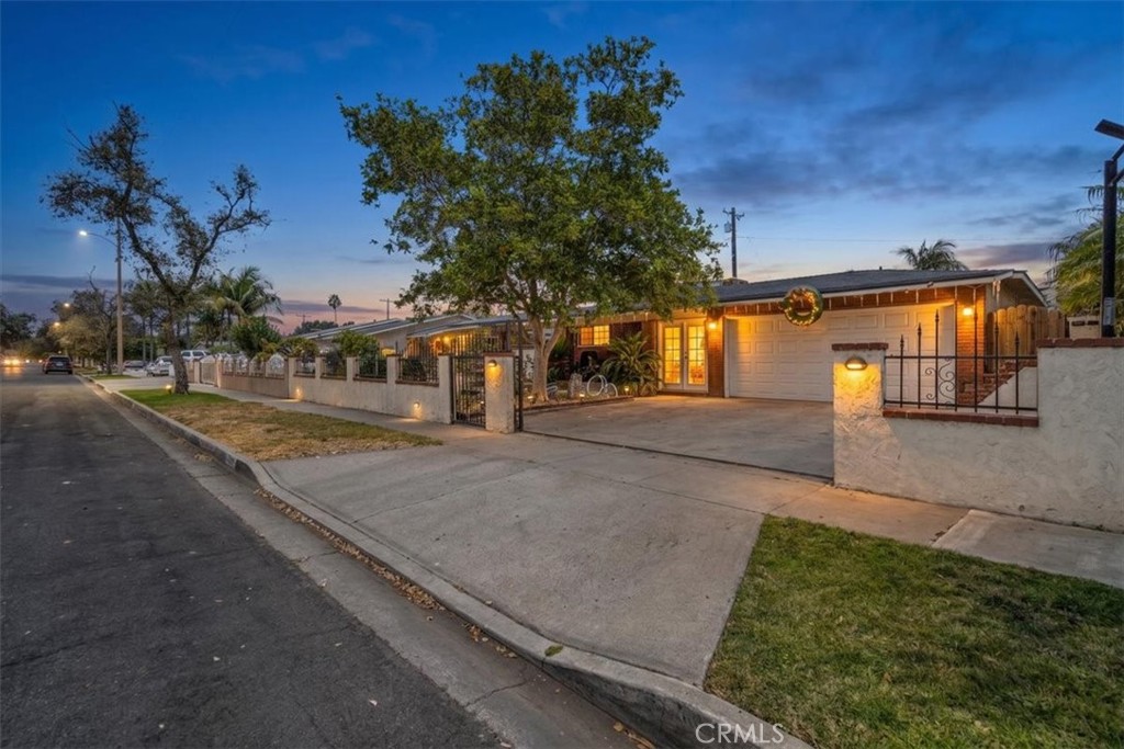 1401 S Joane Way, Santa Ana CA 92704 - photo 26