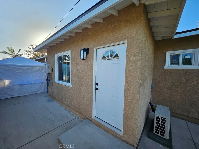 1401 S Rosewood 2, Santa Ana, CA 92707