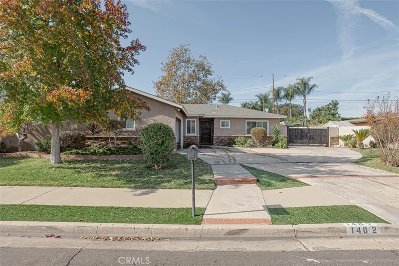 1402 N Parsons, Santa Ana, CA 92703